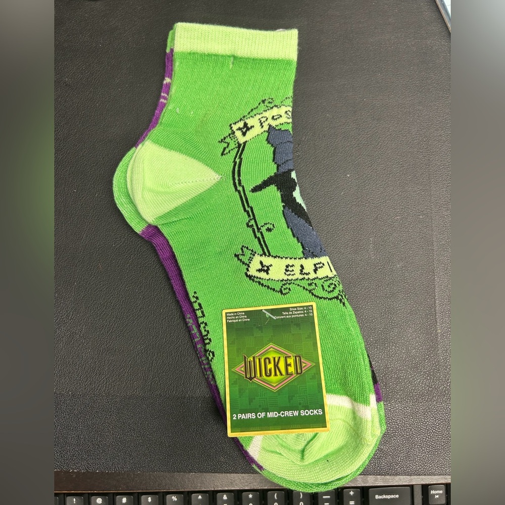 Elphaba wicked green and purple socks NWT ADULT